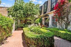 featured image of 11053 Strathmore Dr