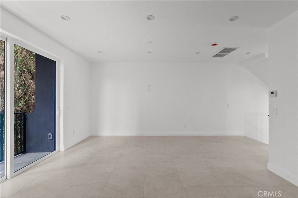 13944 Vanowen St - Photo 6 of 25