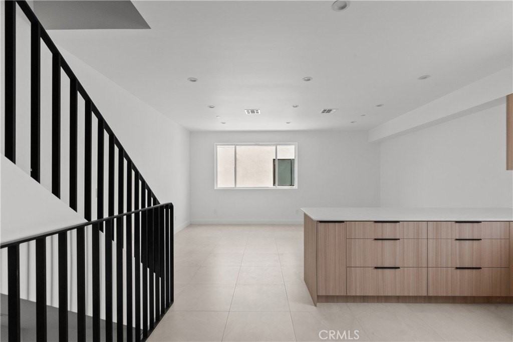 13944 Vanowen St - Photo 7 of 25