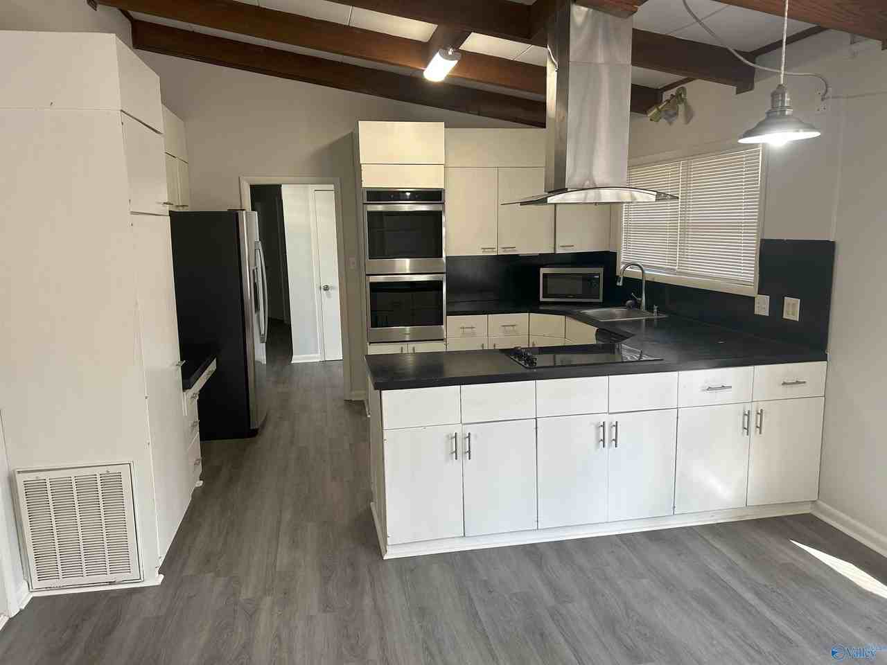 1701 Mountainbrook Dr Se - Photo 4 of 11