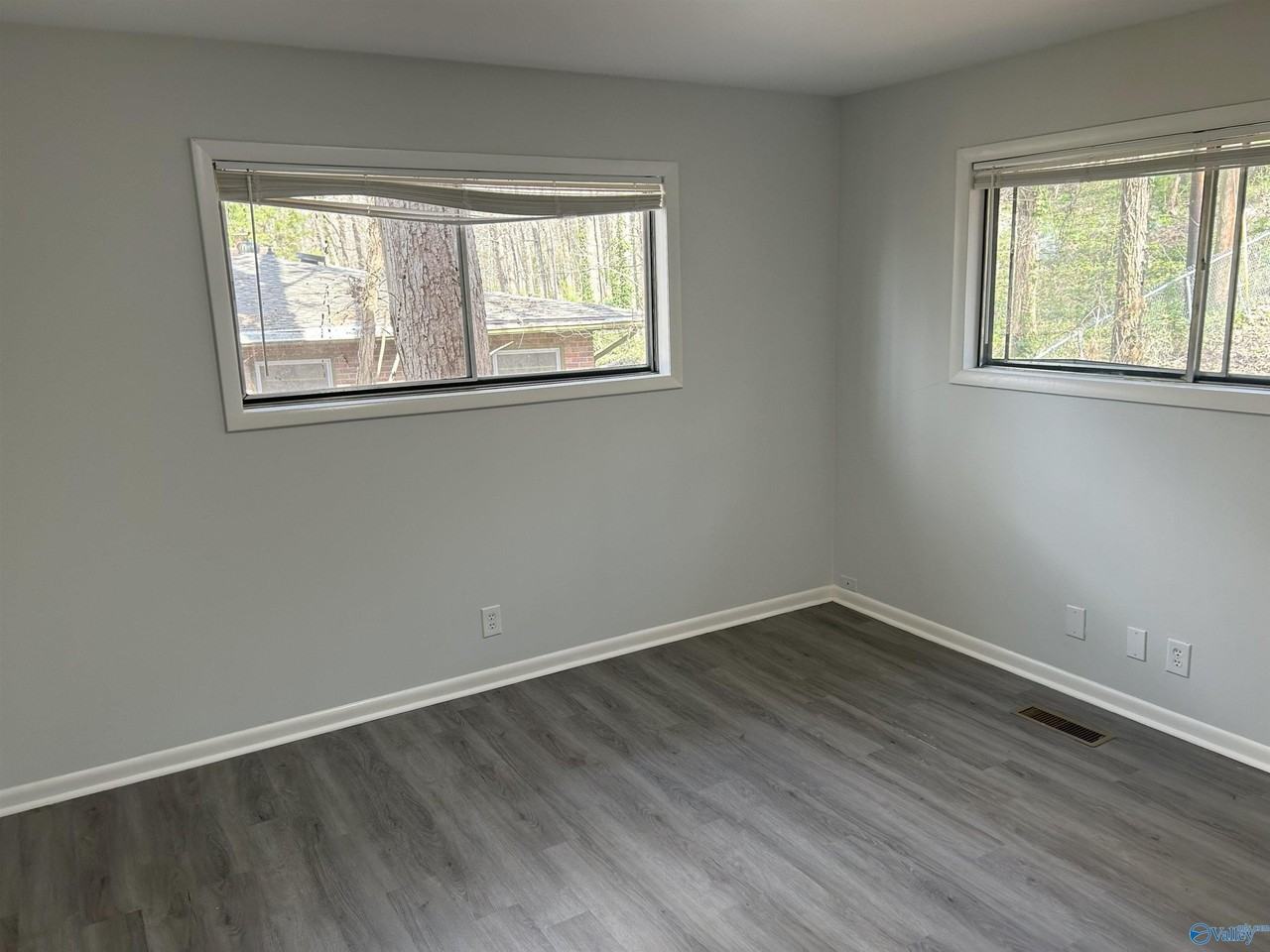 1701 Mountainbrook Dr Se - Photo 7 of 11