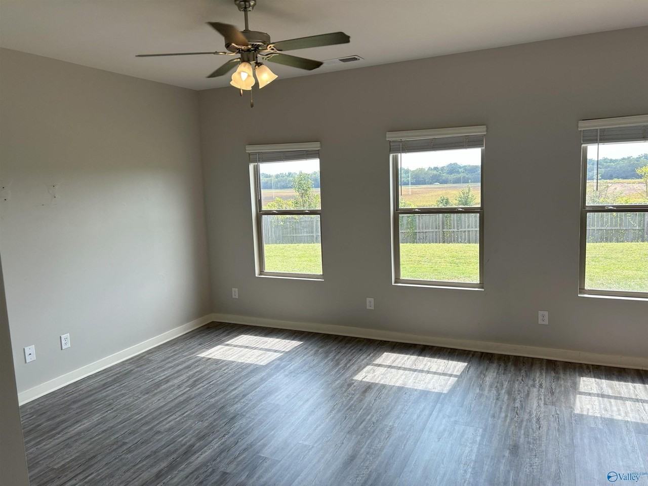 26106 Valley Ridge Rd - Photo 4 of 11