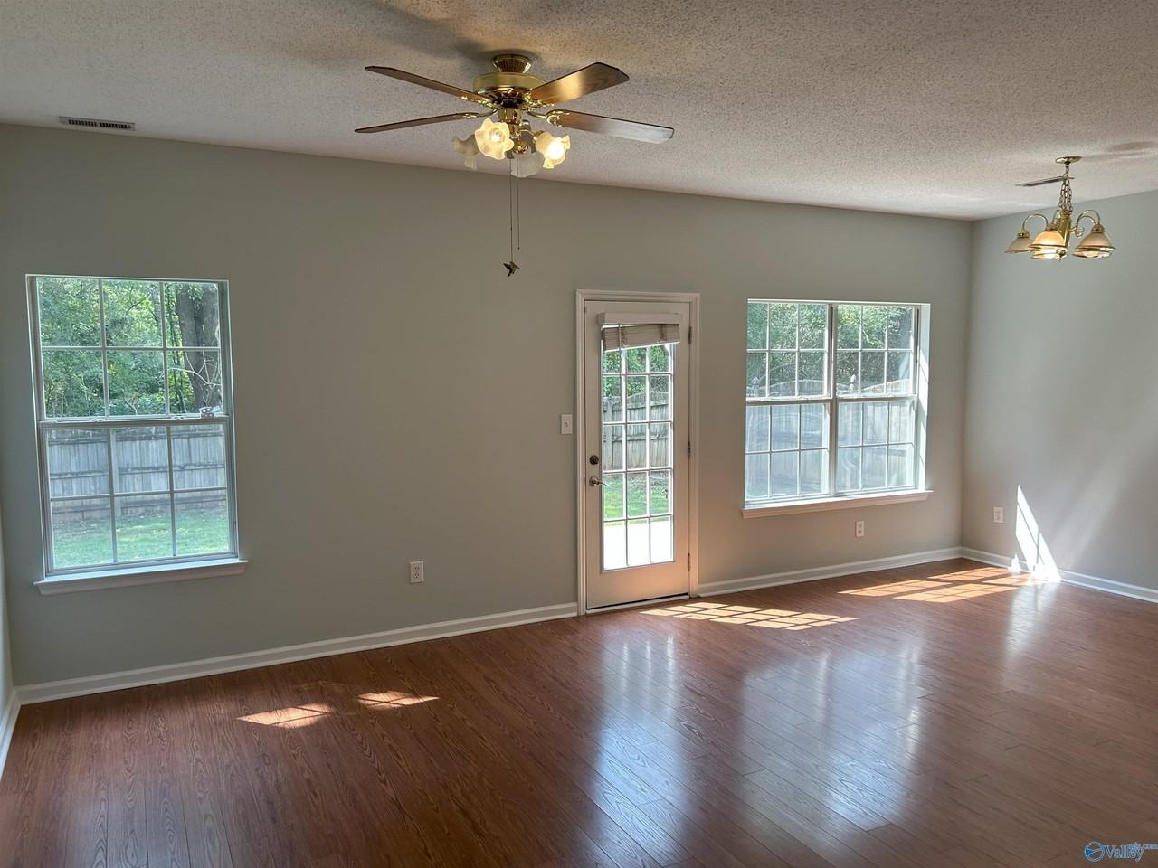 225 Postwood Ct - Photo 3 of 14