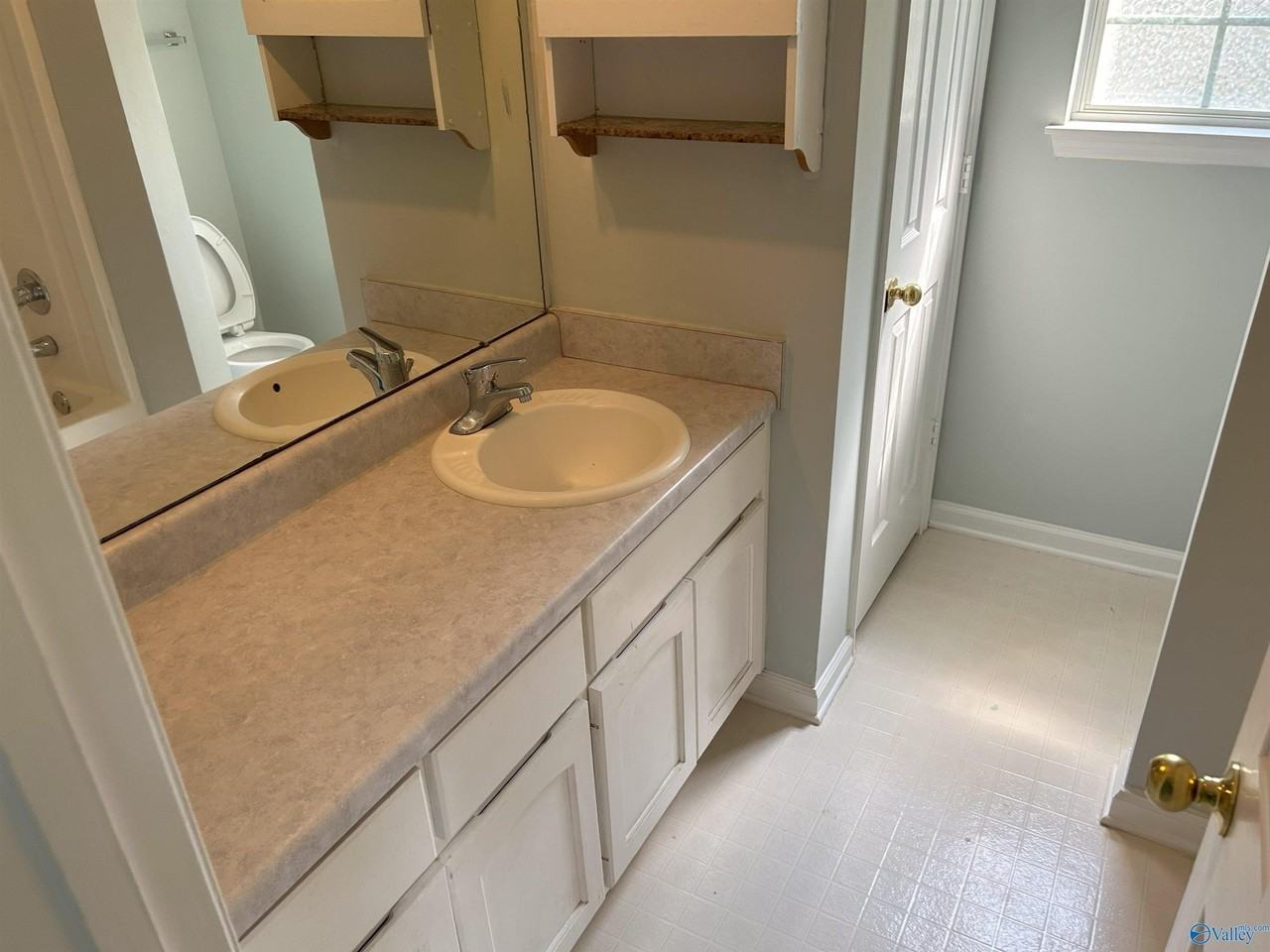 225 Postwood Ct - Photo 5 of 14