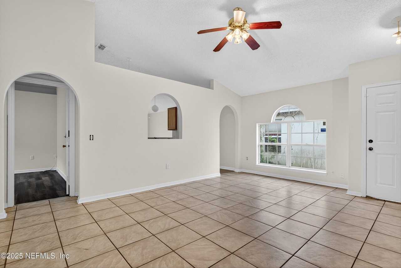 2042 Wiley Oaks Ln - Photo 6 of 21