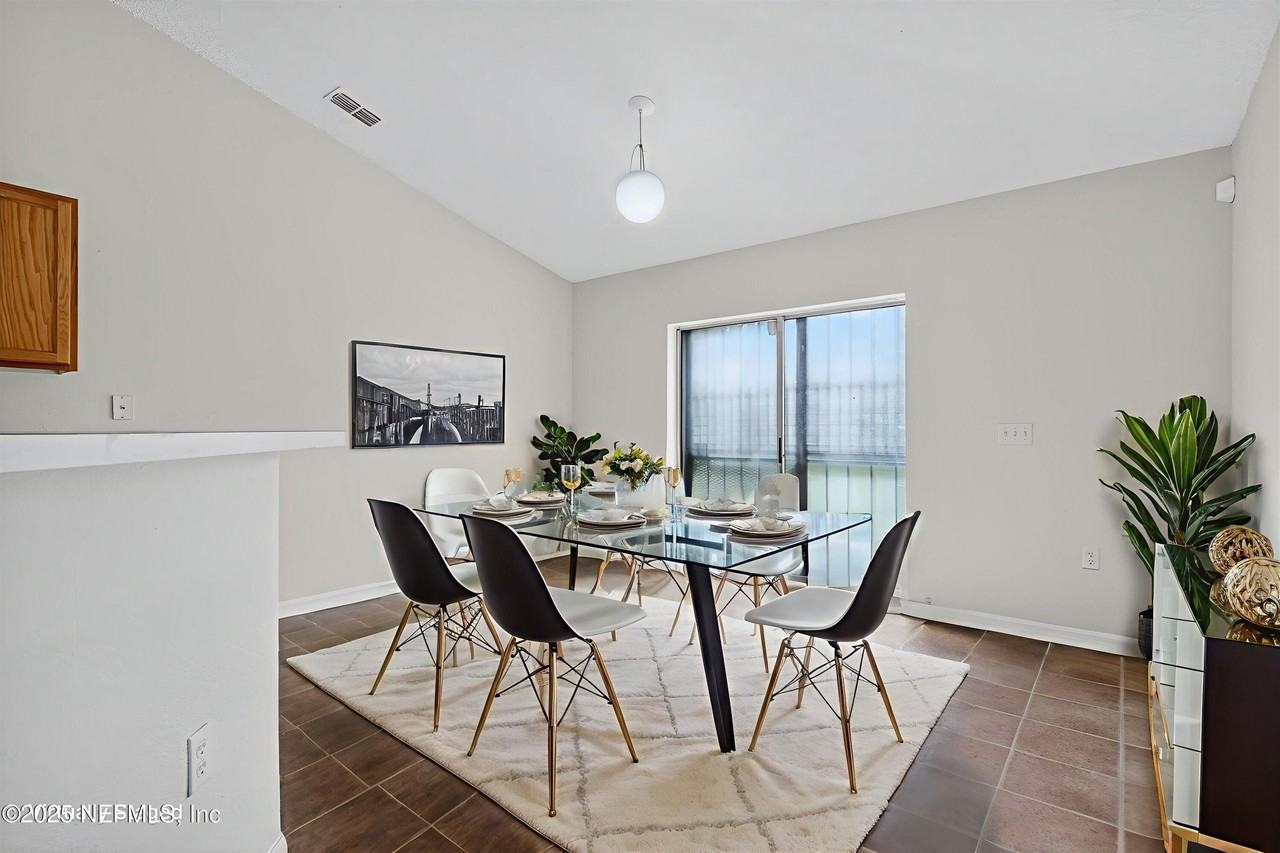 2042 Wiley Oaks Ln - Photo 4 of 21