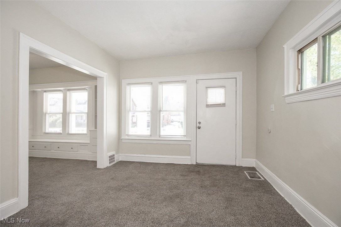 13621 Cranwood Dr - Photo 2 of 32