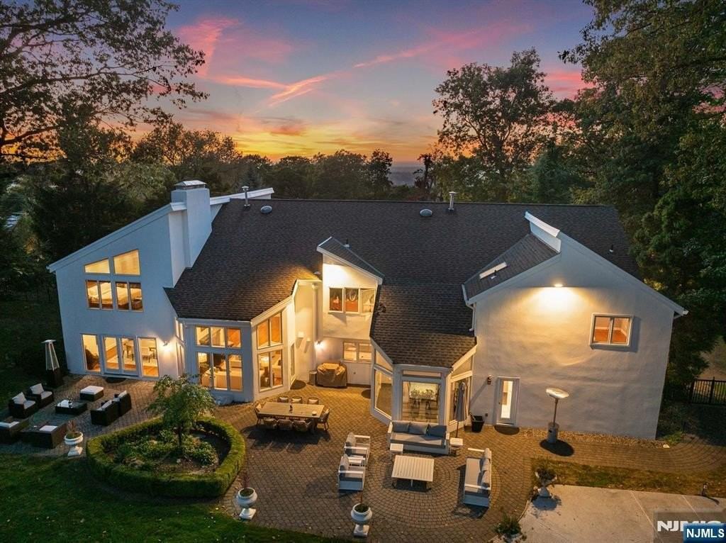 172 Truman Dr - Photo 6 of 49