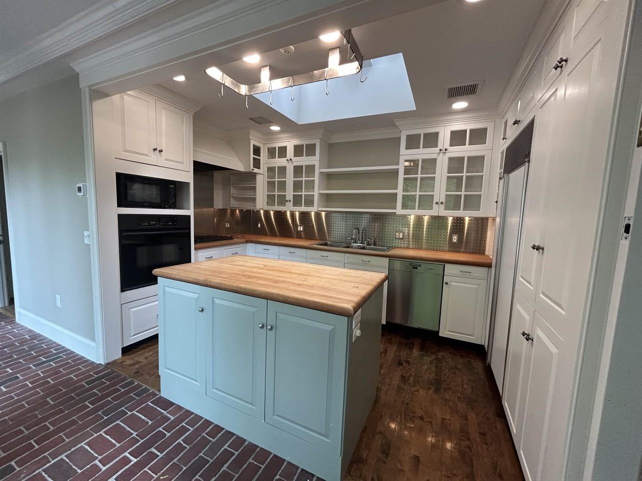 81 Front St #6 - Photo 4 of 19