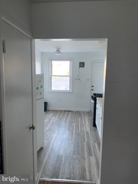 124 Grant St - Photo 7 of 12