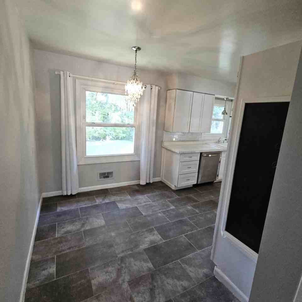 4709 Burgis Ave Se - Photo 4 of 23