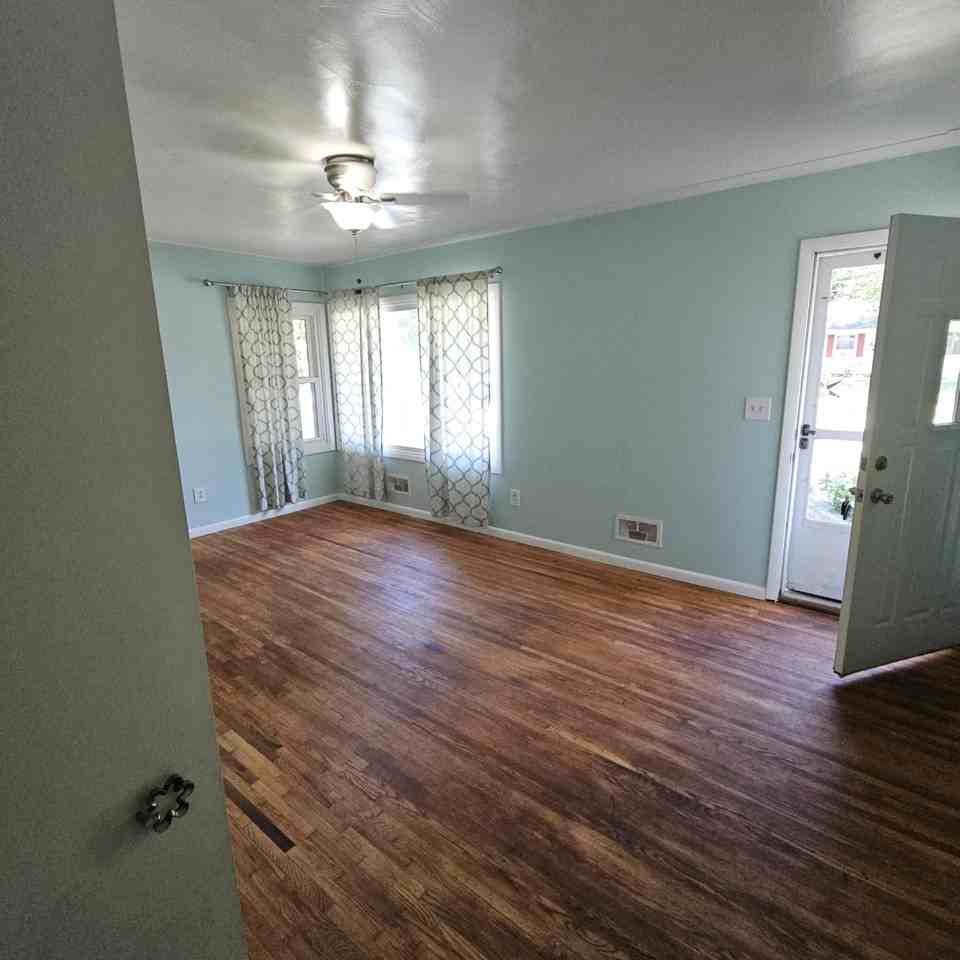 4709 Burgis Ave Se - Photo 5 of 23