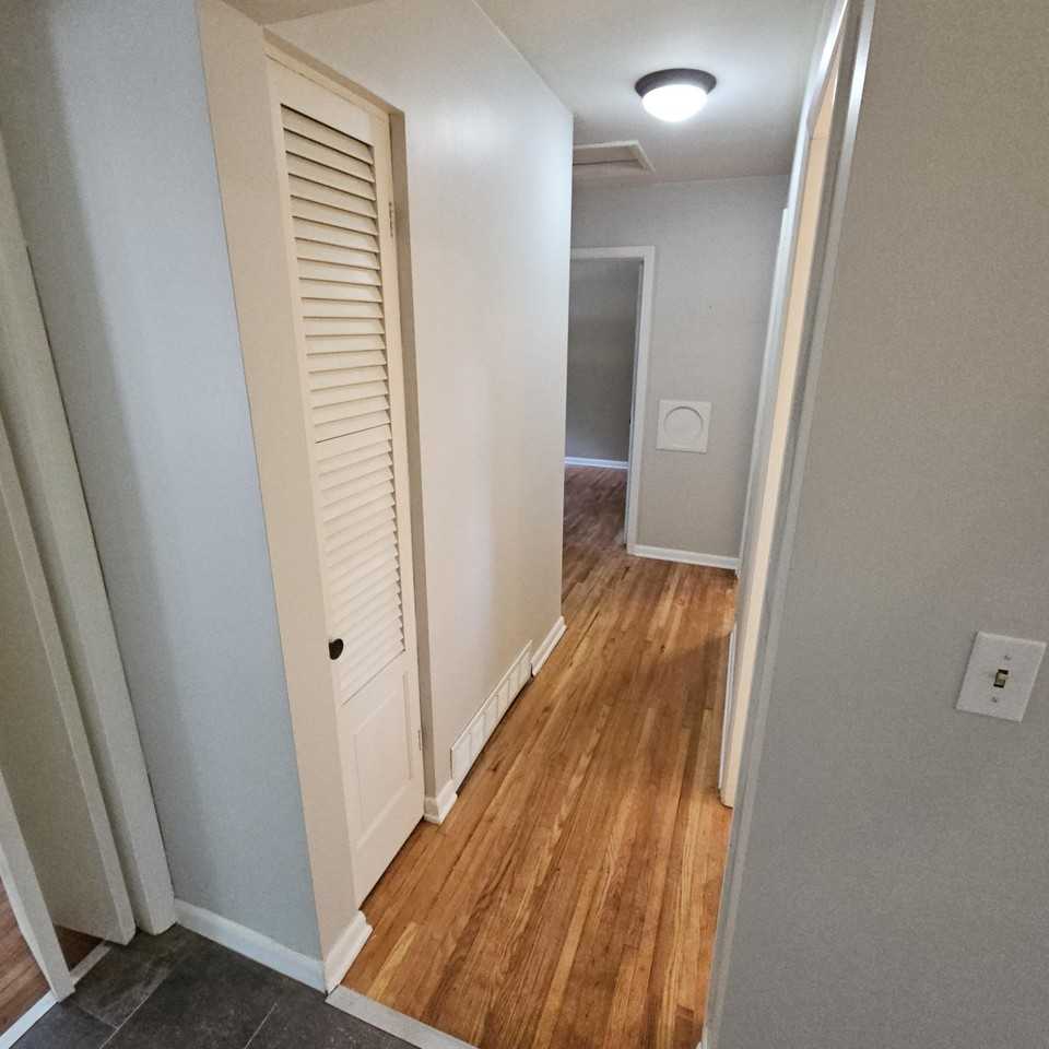 4709 Burgis Ave Se - Photo 7 of 23