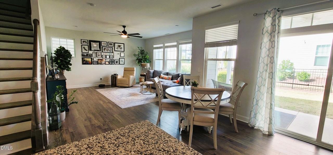 202 Otis Way - Photo 2 of 28