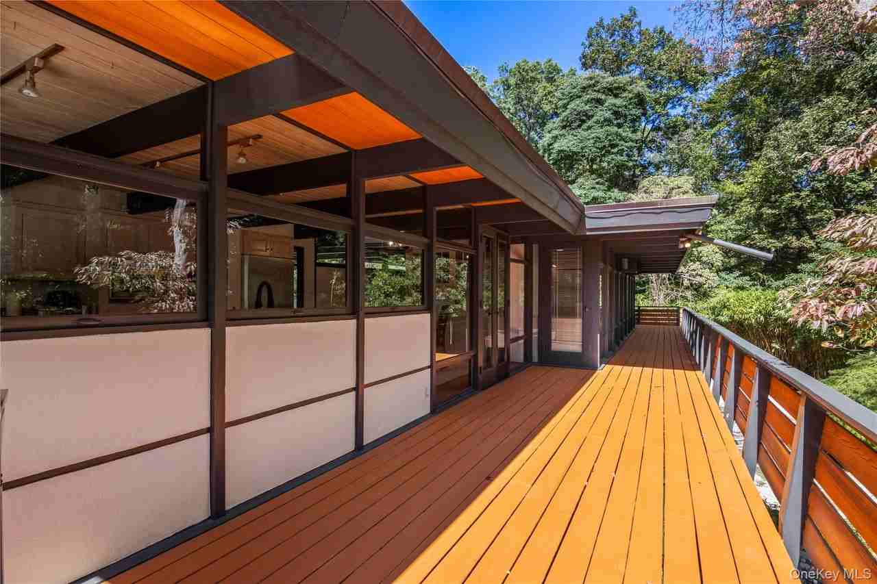 8 Dolphins Rise - Photo 3 of 26