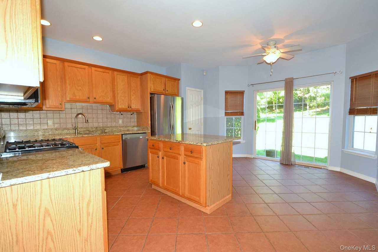 21 Paddington Cir - Photo 3 of 27