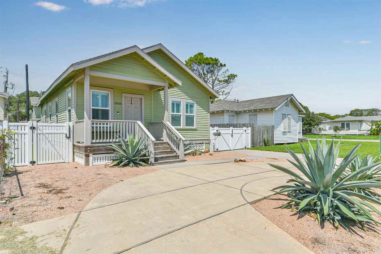 5008 Avenue O 1/2 - Photo 7 of 49