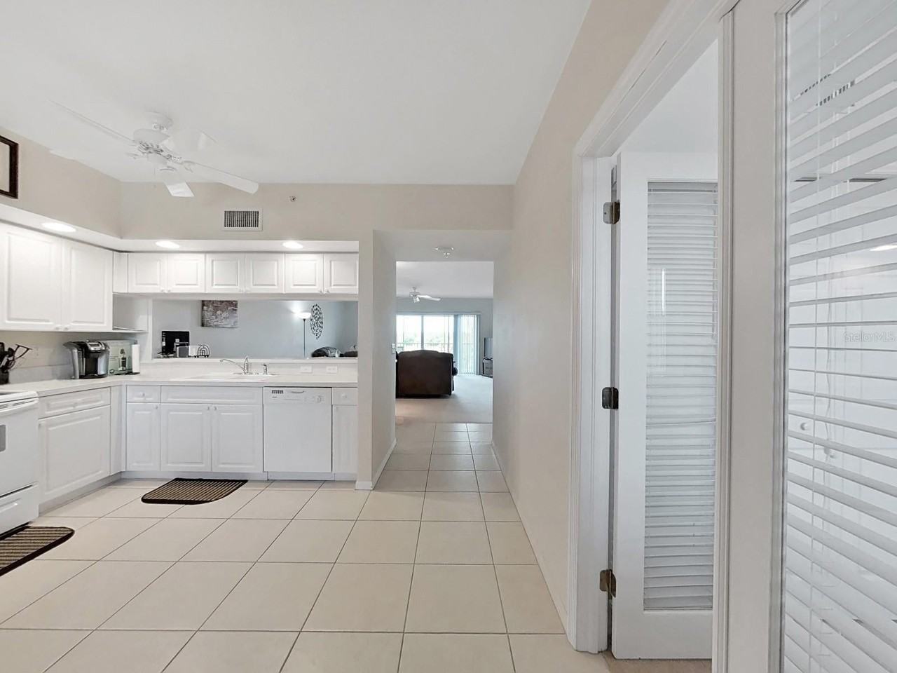 1200 Country Club Dr - Photo 4 of 25