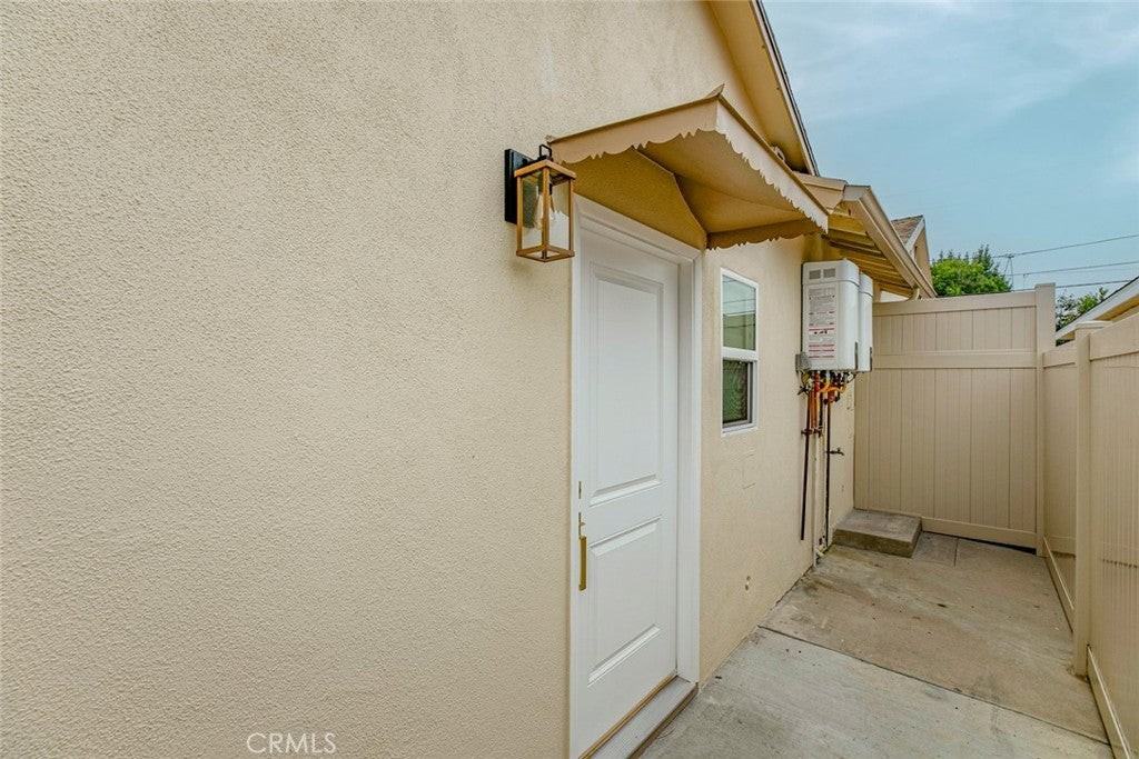 13932 Wyandotte Street - Photo 4 of 15