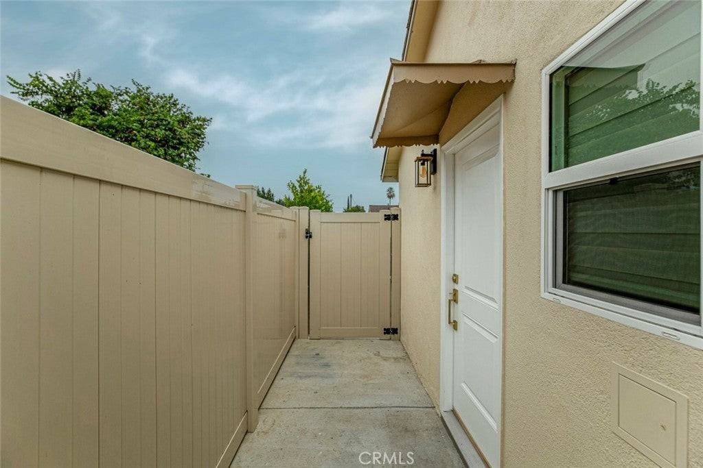 13932 Wyandotte Street - Photo 5 of 15