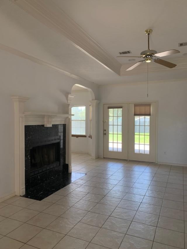 3720 Champions Dr - Photo 3 of 14