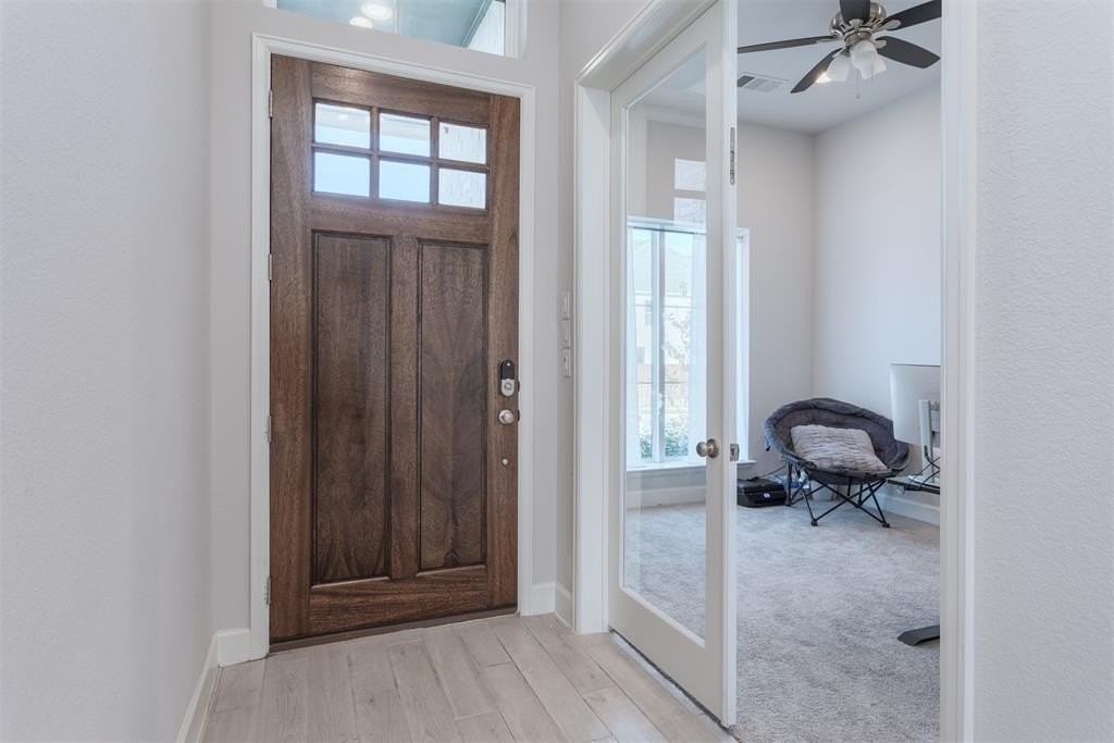 9110 Copperhead Rd - Photo 3 of 35