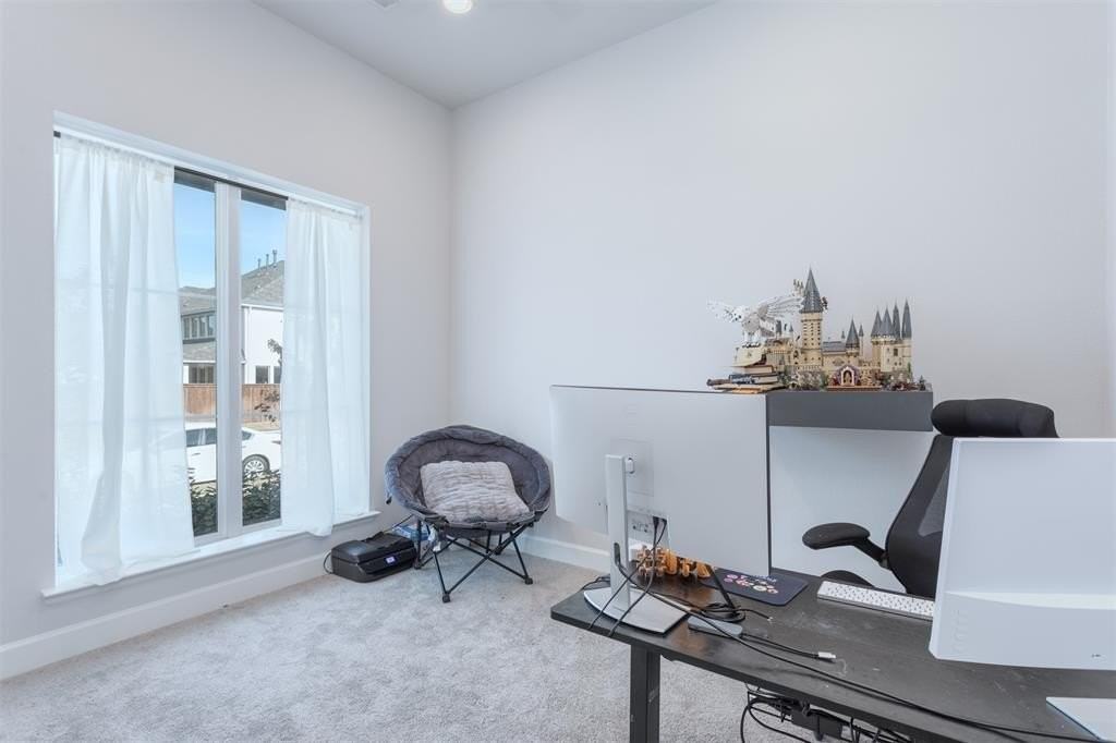 9110 Copperhead Rd - Photo 4 of 35