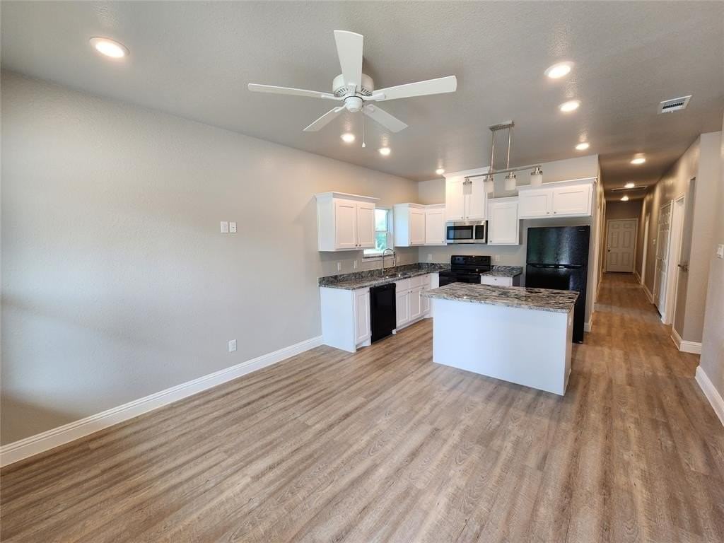 3120 Hemphill St - Photo 4 of 16