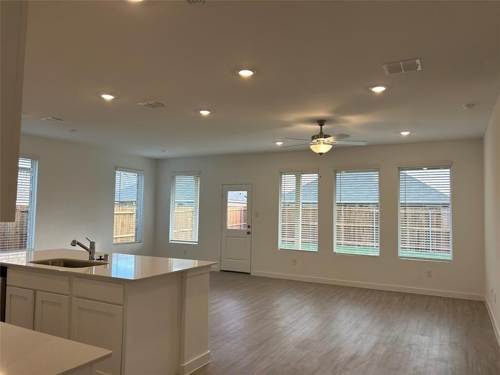 525 Hackney Dr - Photo 2 of 20