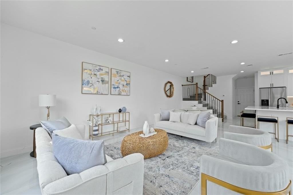 6230 Dewitt St - Photo 3 of 21