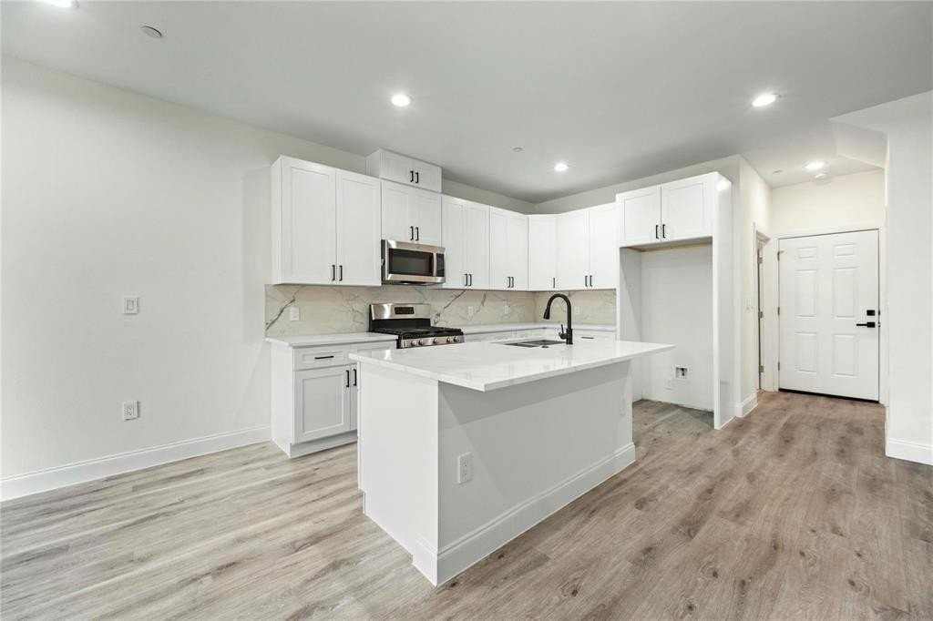 6234 Dewitt St - Photo 4 of 21