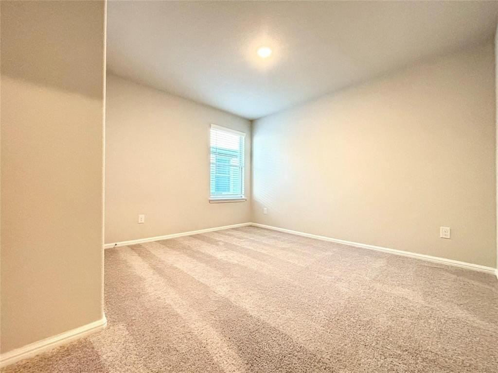 2512 Rambling Rd - Photo 6 of 18