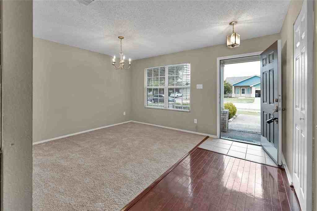 9517 George Washington Dr - Photo 5 of 31