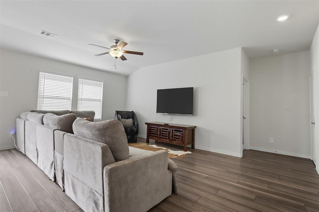 3004 Brittlebush Dr - Photo 4 of 21