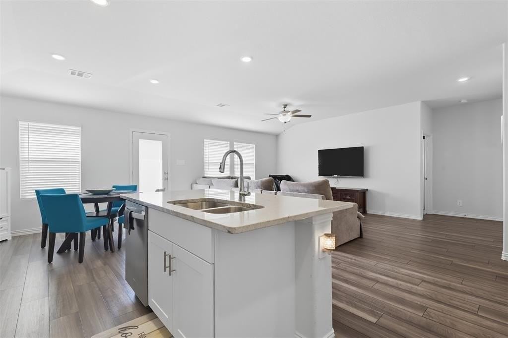 3004 Brittlebush Dr - Photo 7 of 21