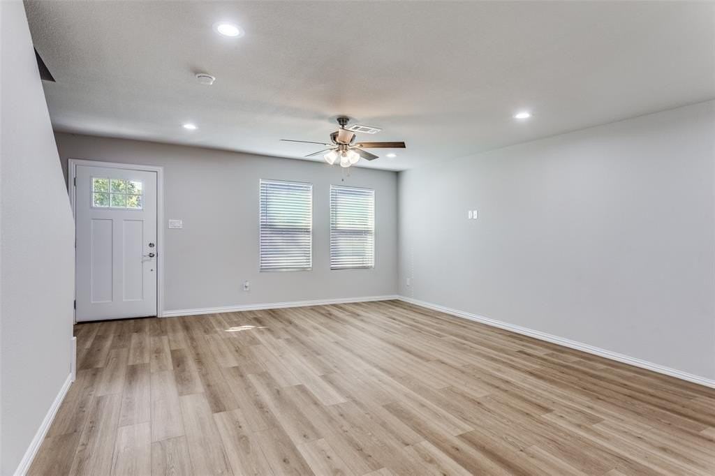 1415 South Fwy - Photo 6 of 25