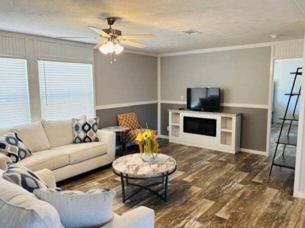 527 Carolina - Photo 3 of 26