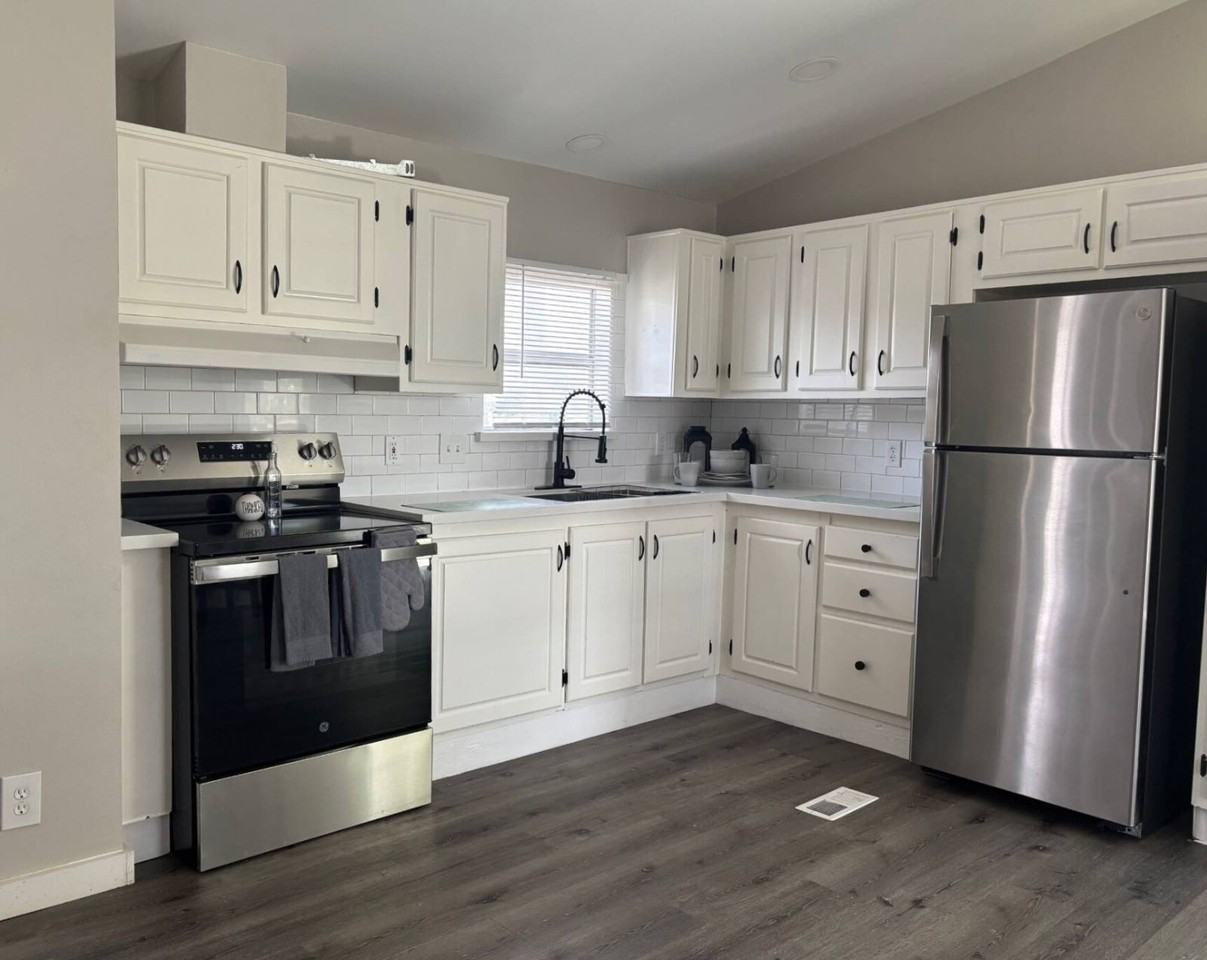 489 Yolanda St - Photo 5 of 19