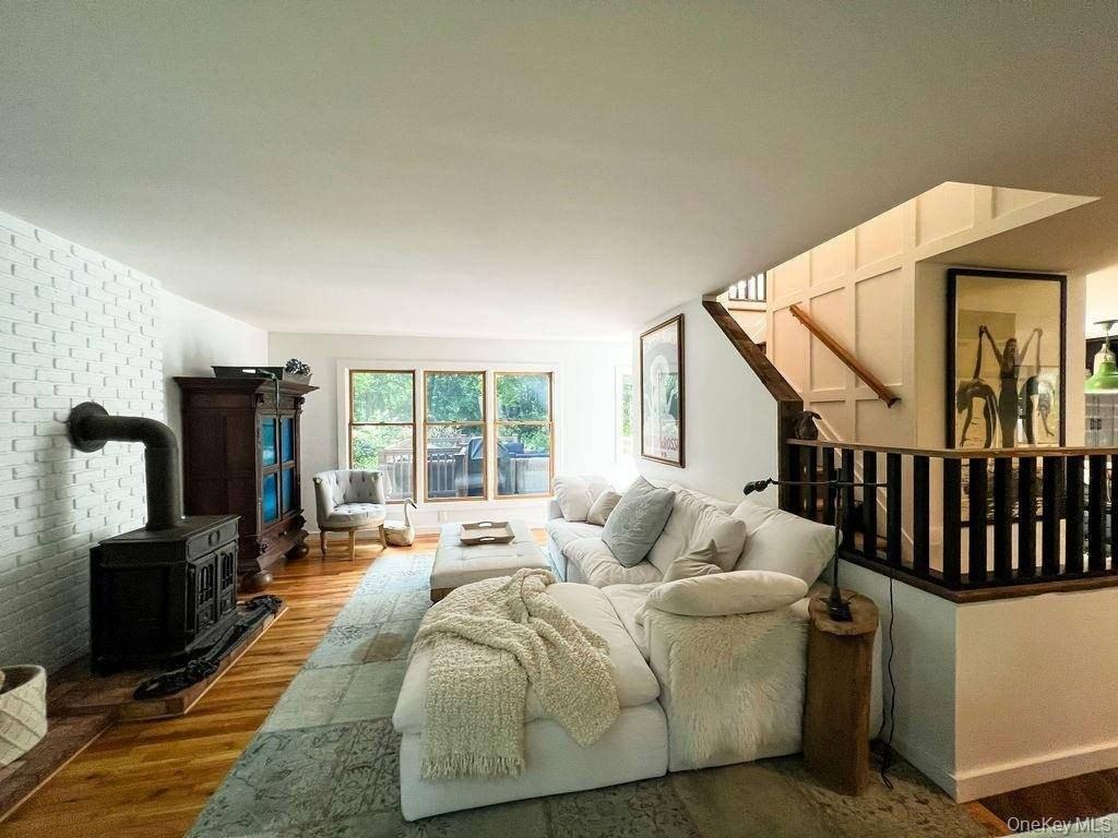 1045 Wagon Wheel Ln - Photo 6 of 31