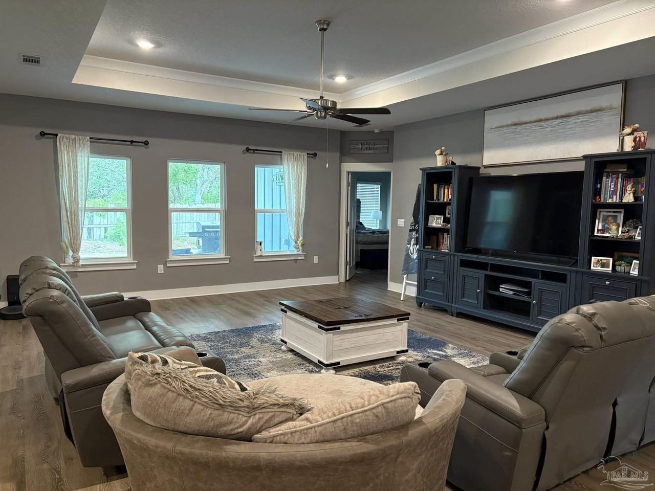 1458 Ballyhoo Dr - Photo 2 of 20