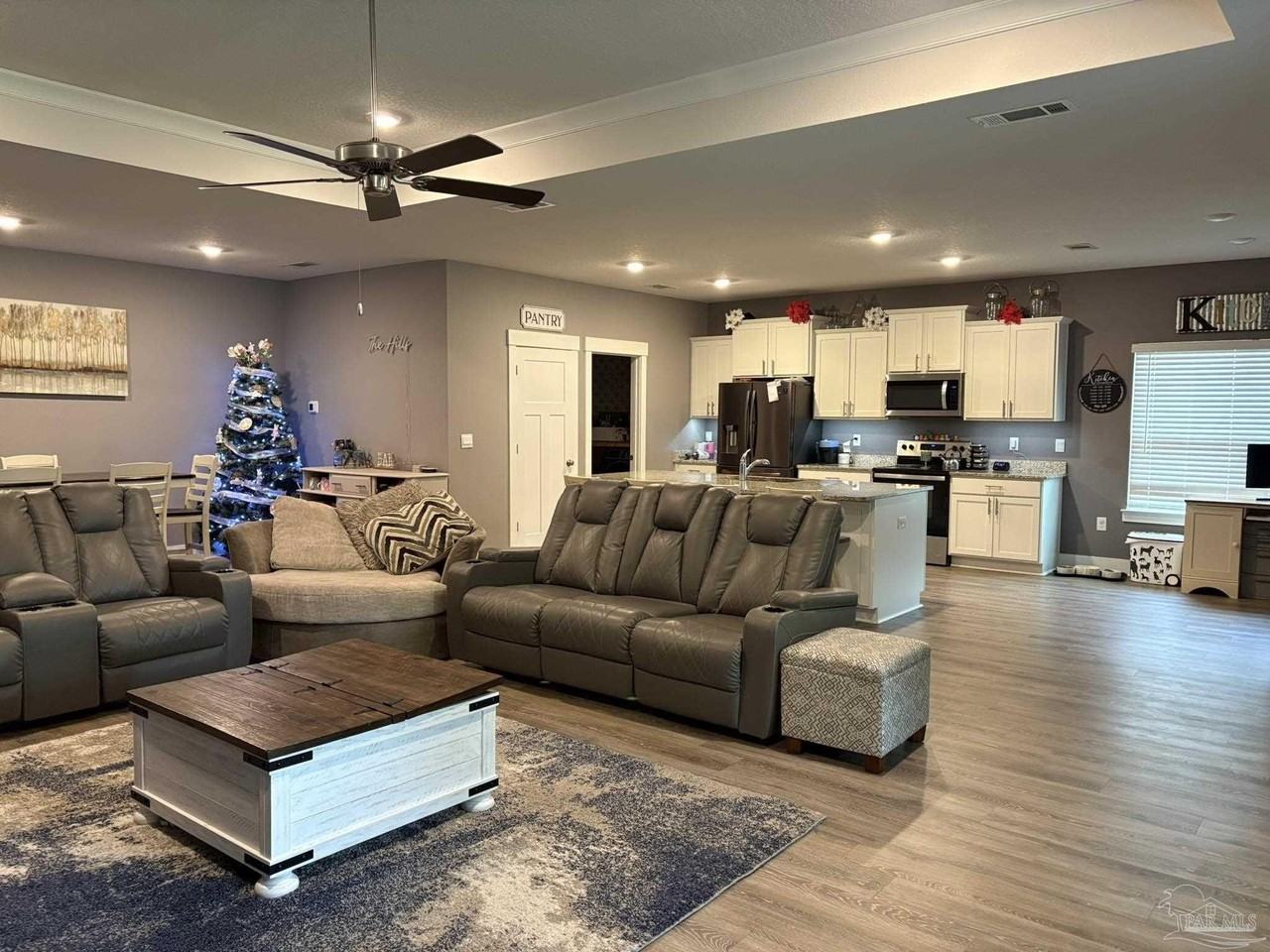 1458 Ballyhoo Dr - Photo 5 of 20