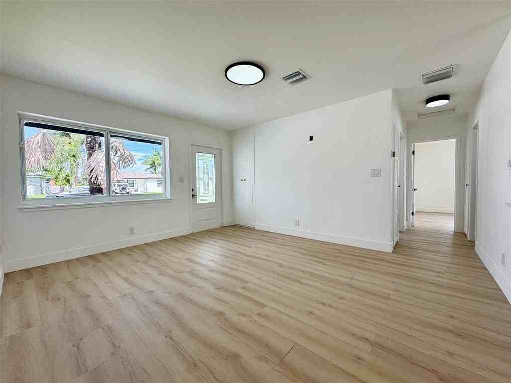 1008 Mango Isle - Photo 5 of 29