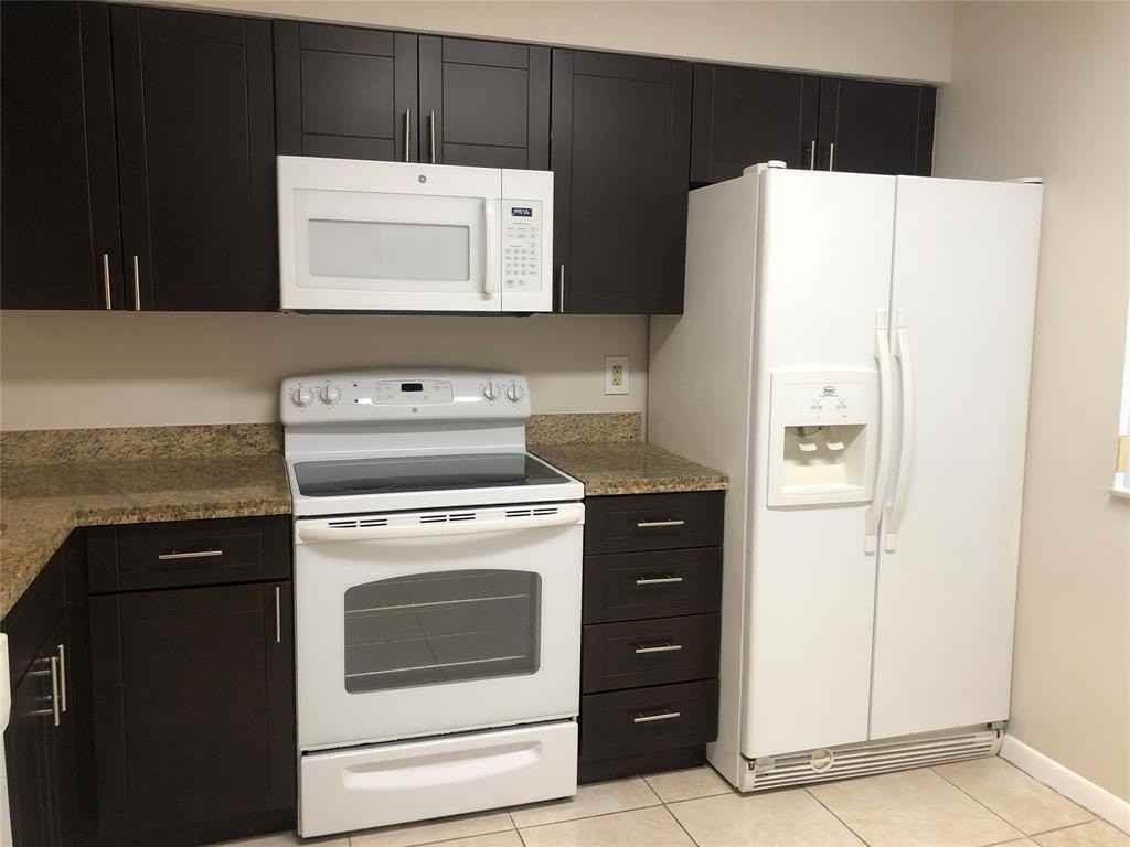 729 Northwest 92nd Avenue - Photo 3 of 7