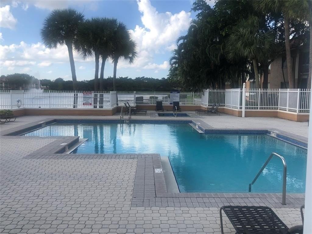 729 Northwest 92nd Avenue - Photo 4 of 7