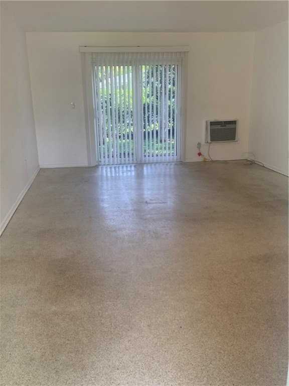 706 19th St Apt 5 #5 - Photo 2 of 13