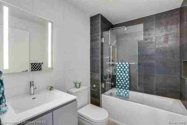 1454 Townsend St #205 - Photo 4 of 26