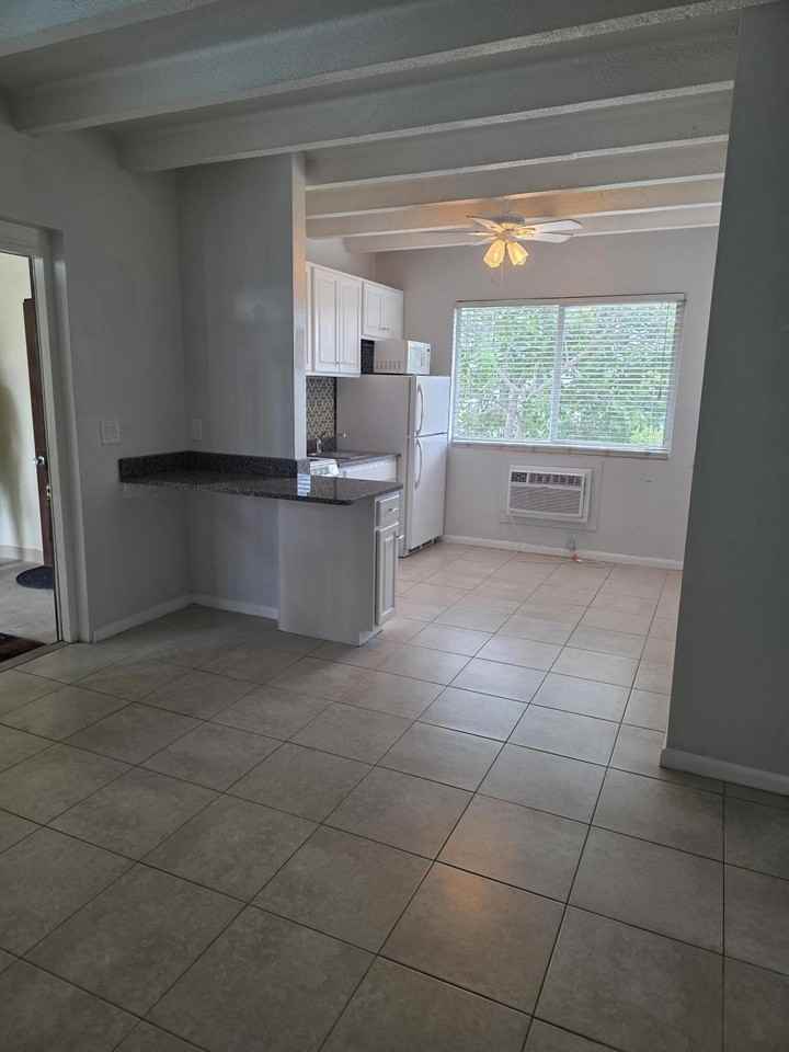 100 Cascade Lane #9 - Photo 3 of 7