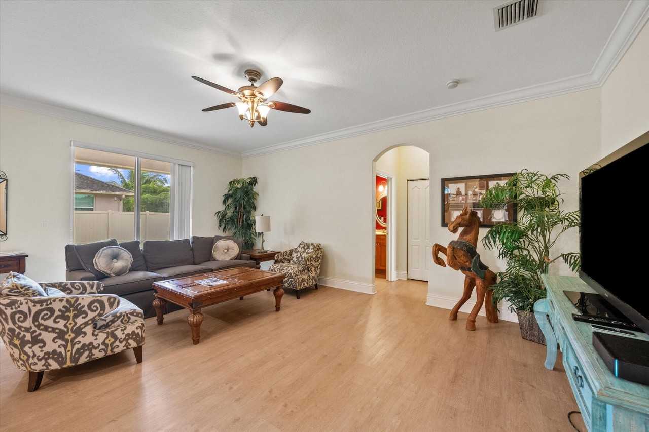 2981 Dovedale Ct - Photo 3 of 40