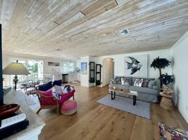 featured image of 924 Coquina Ln #4