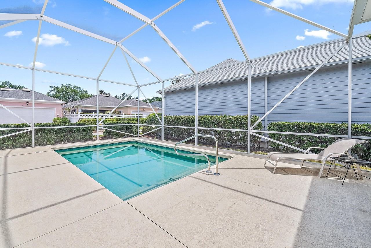 242 Poinciana Dr - Photo 3 of 20